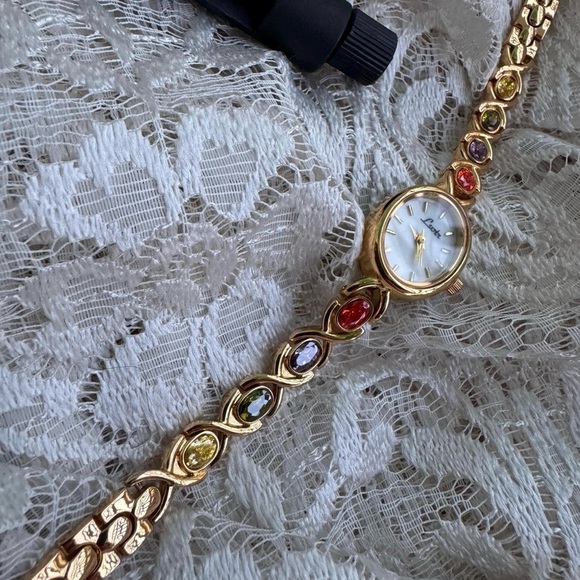 New vintage style gold plated multi colored stones dainty watch - Picture 3 of 6